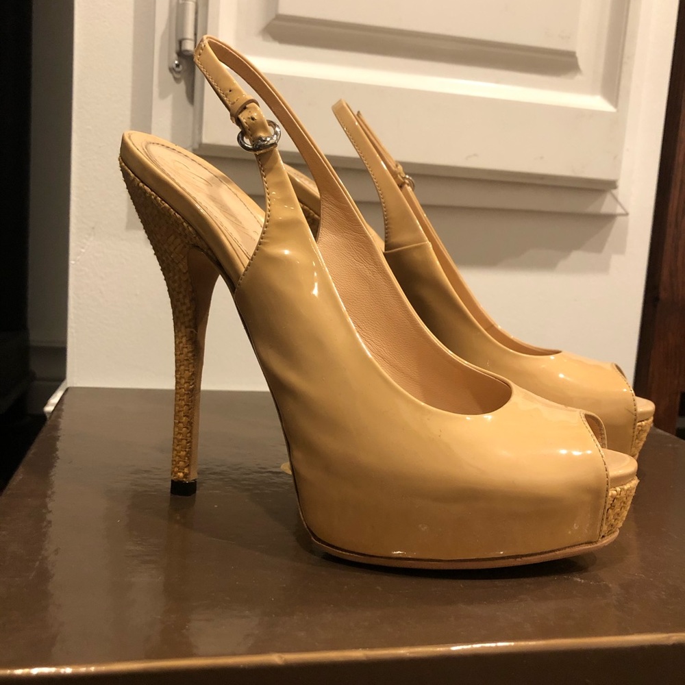 Gucci Leather sling back beige heels 36